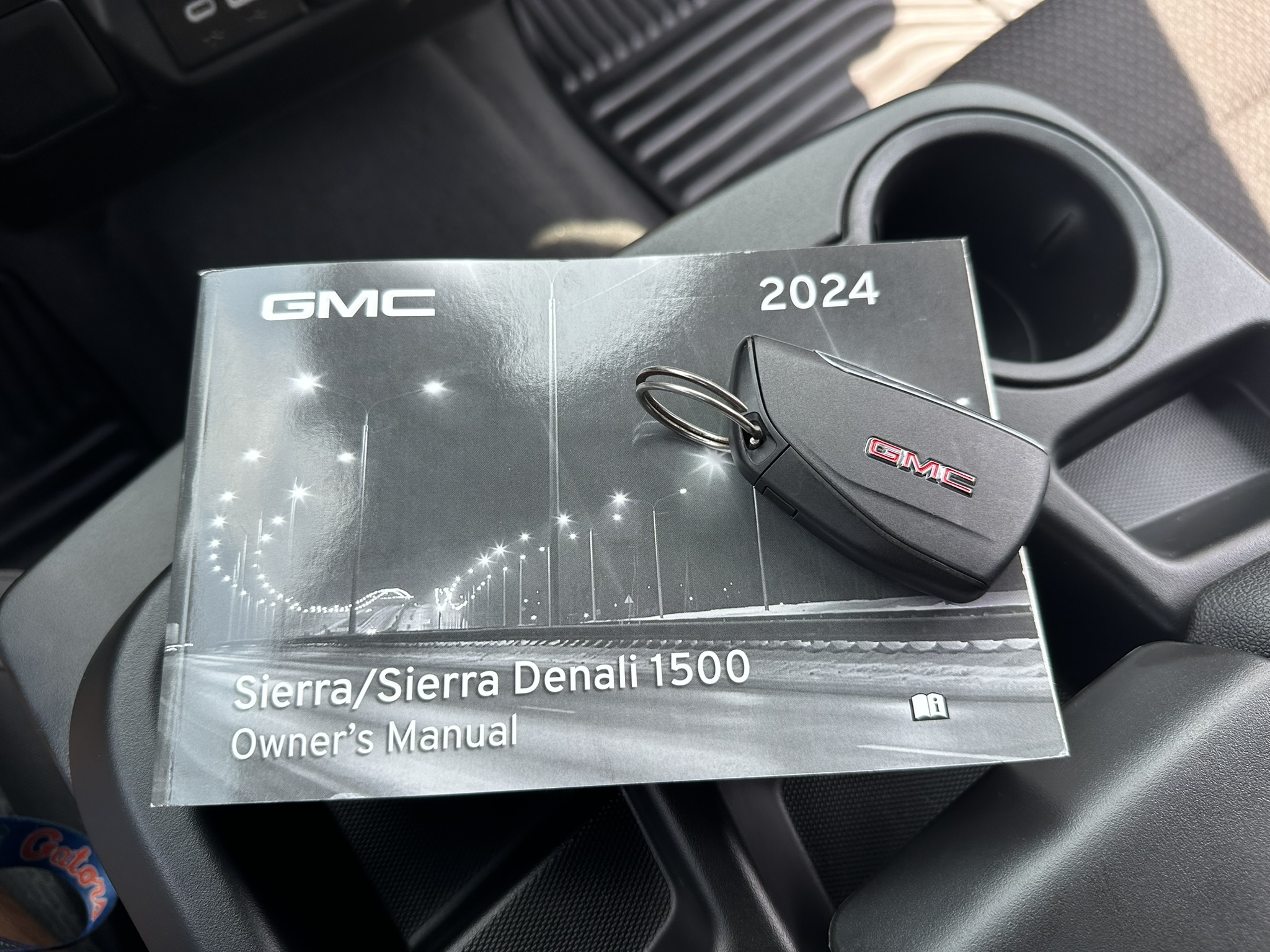 Used 2024 GMC Sierra 1500 Pro w/ Graphite Edition AWD/4WD image 13