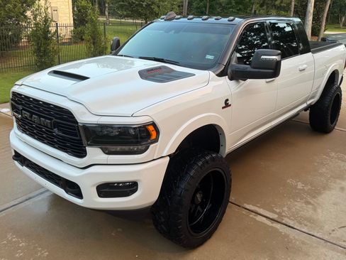 Used 2024 RAM 2500 Limited AWD/4WD image 4