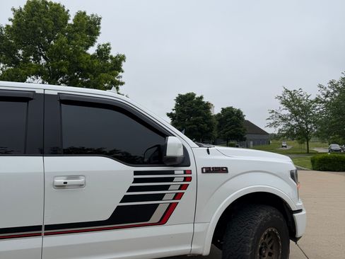 Used 2018 Ford F150 Lariat w/ Equipment Group 502A Luxury AWD/4WD image 4