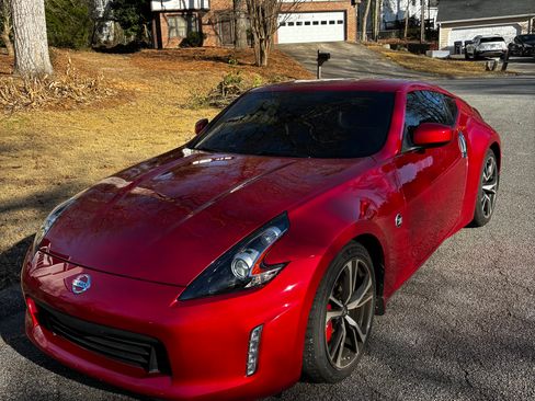 Used 2018 Nissan 370Z Coupe image 2