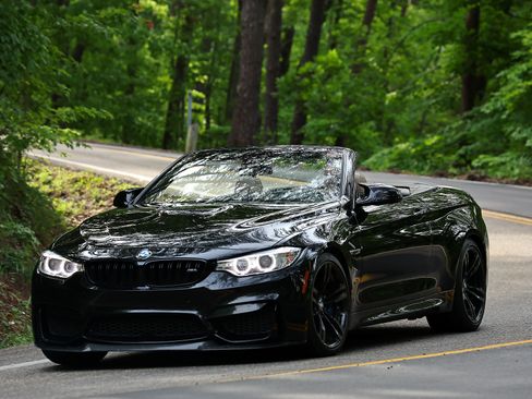 Used 2015 BMW M4 Convertible image 18
