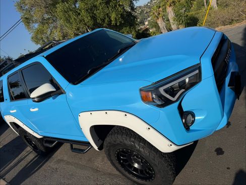 Used 2018 Toyota 4Runner SR5 Premium AWD/4WD image 1