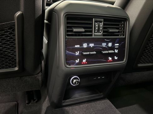 Used 2024 Porsche Cayenne image 13