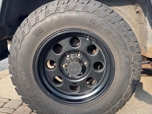 Used 2007 Toyota FJ Cruiser 4WD w/ Upgrade Pkg 2 image 8