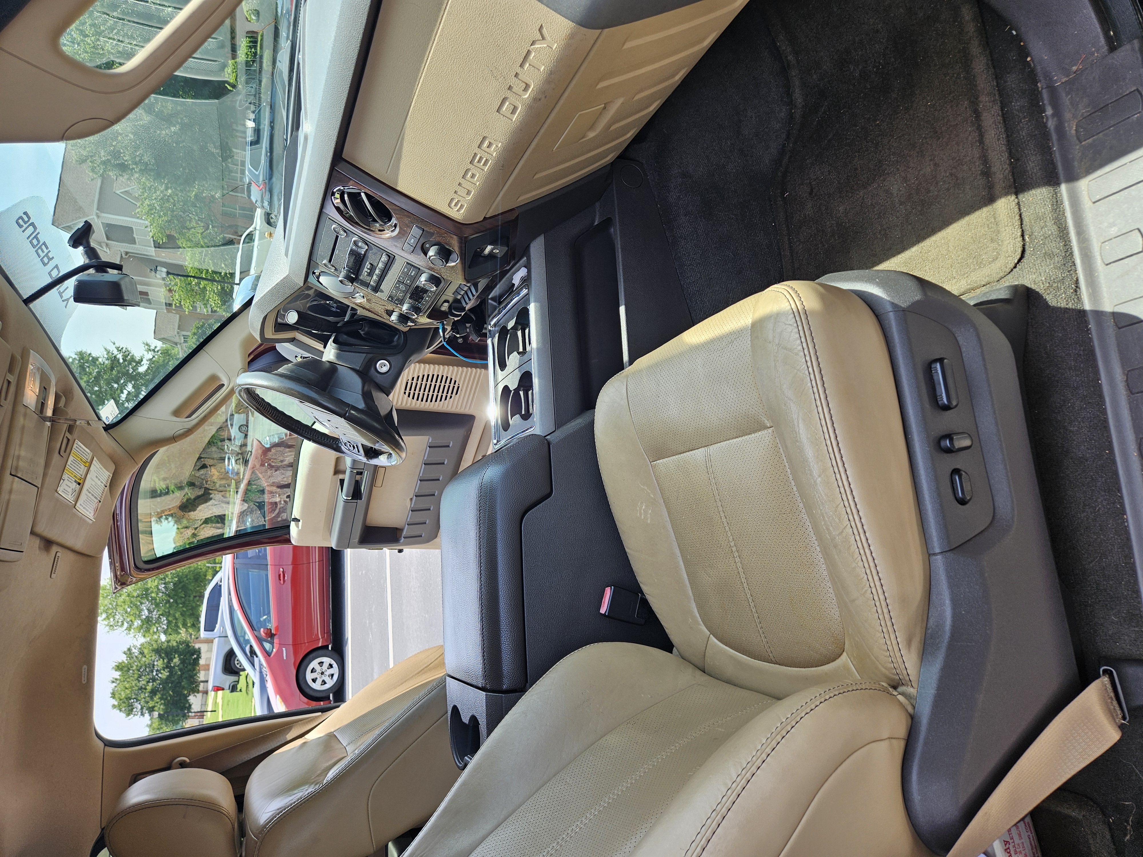 Used 2011 Ford F350 Lariat w/ Lariat Interior Pkg AWD/4WD image 11