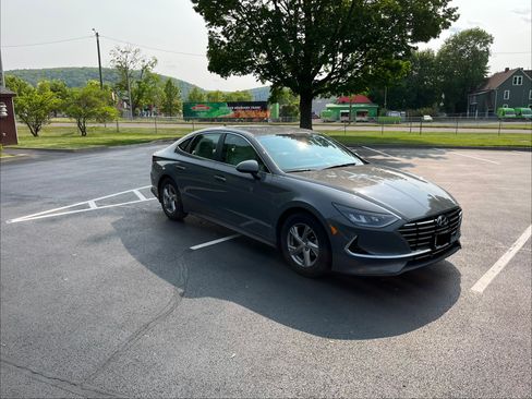 Used 2023 Hyundai Sonata SE image 2