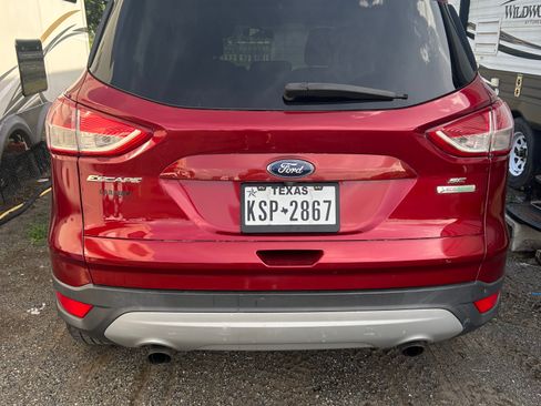Used 2015 Ford Escape SE FWD image 2