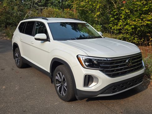 Used 2024 Volkswagen Atlas SE image 20