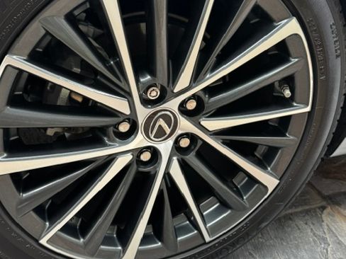 Used 2023 Lexus ES 350 w/ Premium Package FWD image 16