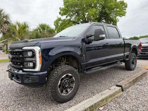 Used 2023 Ford F350 XLT w/ Black Appearance Package image 4