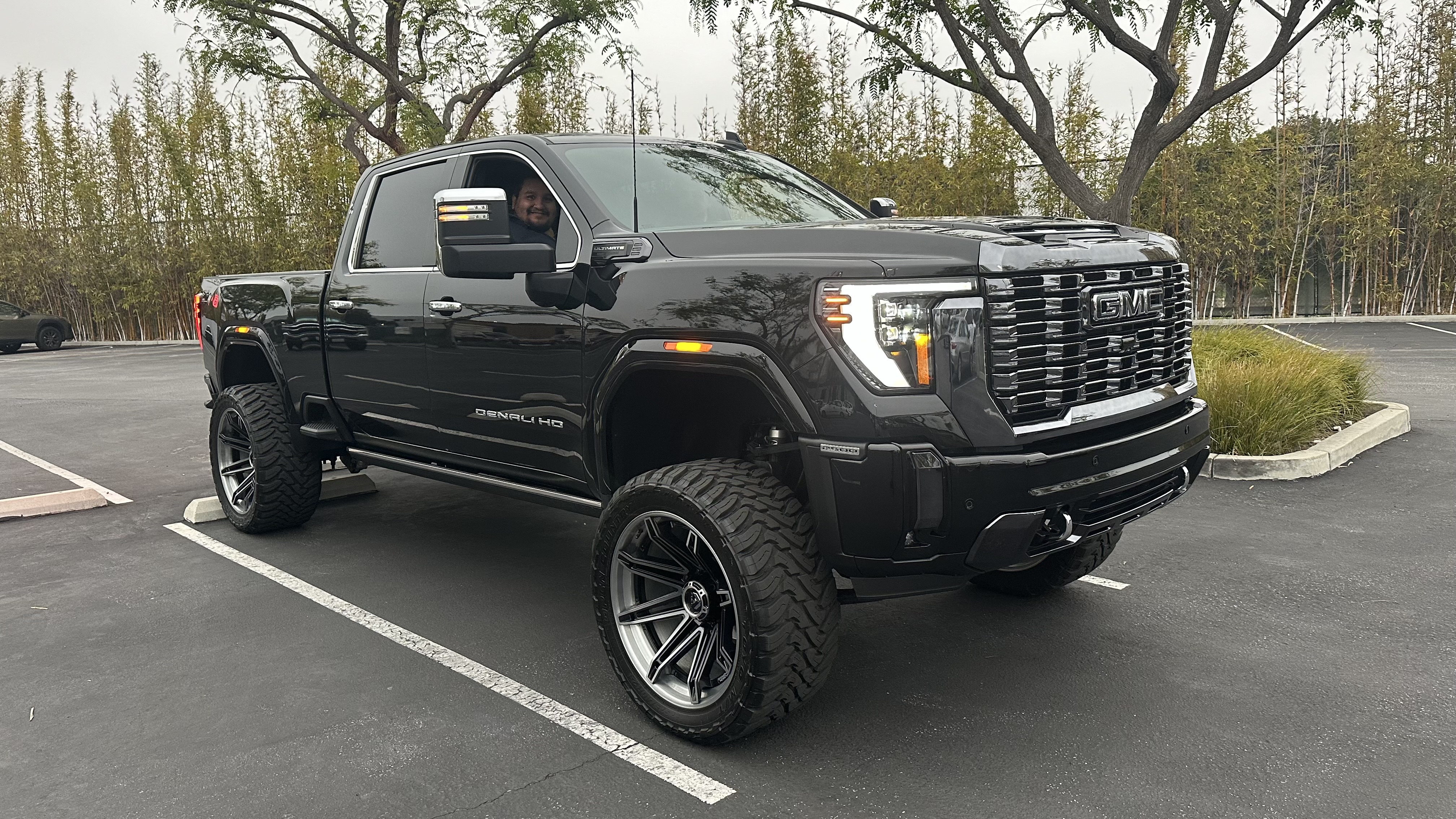 Used 2024 GMC Sierra 2500 Denali Ultimate w/ Max Trailering Package AWD/4WD image 4