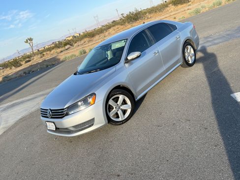 Used 2012 Volkswagen Passat 2.5 SE FWD image 10