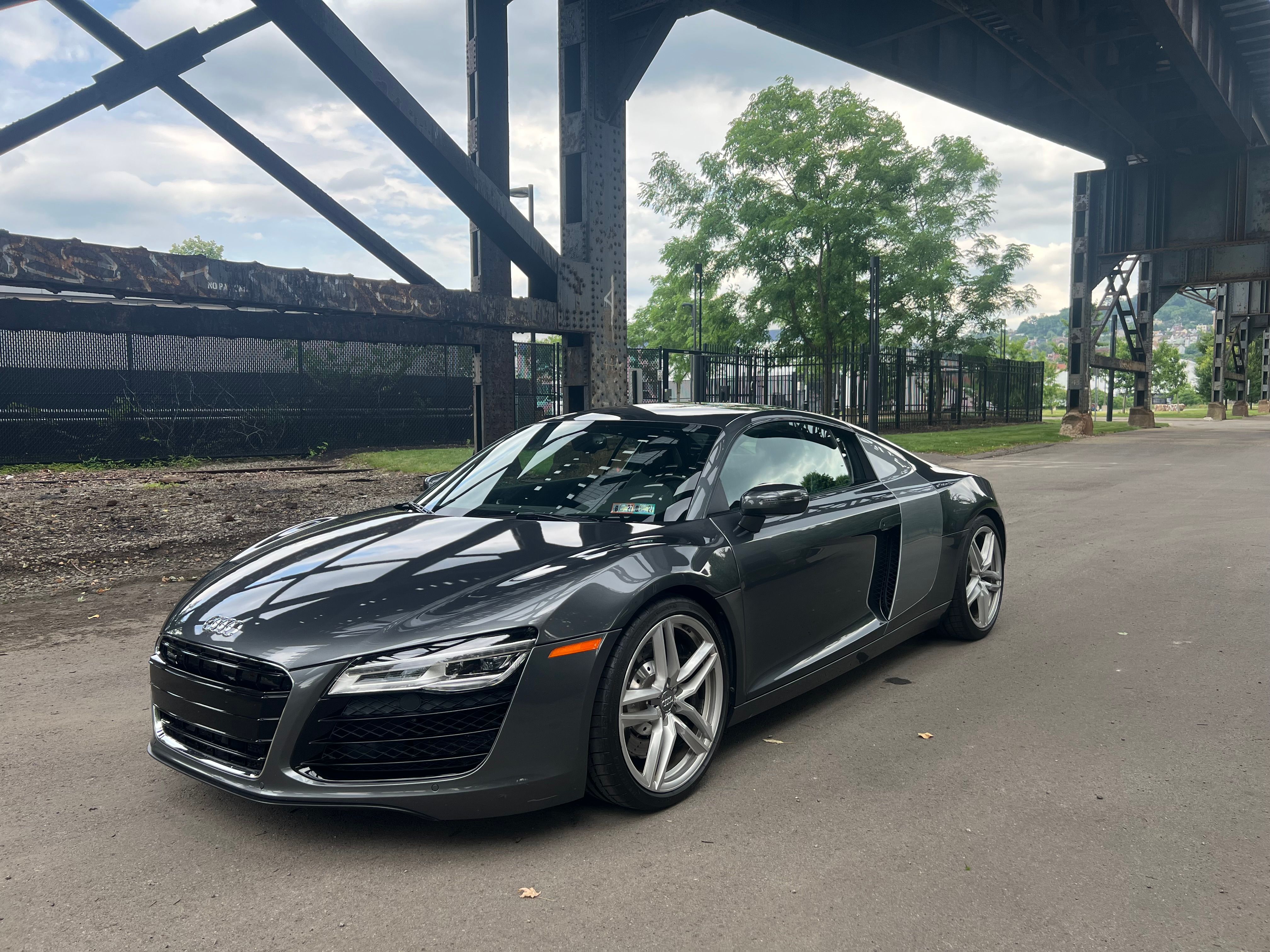 Used 2014 Audi R8 V8 w/ Enhanced Leather Package AWD/4WD image 1