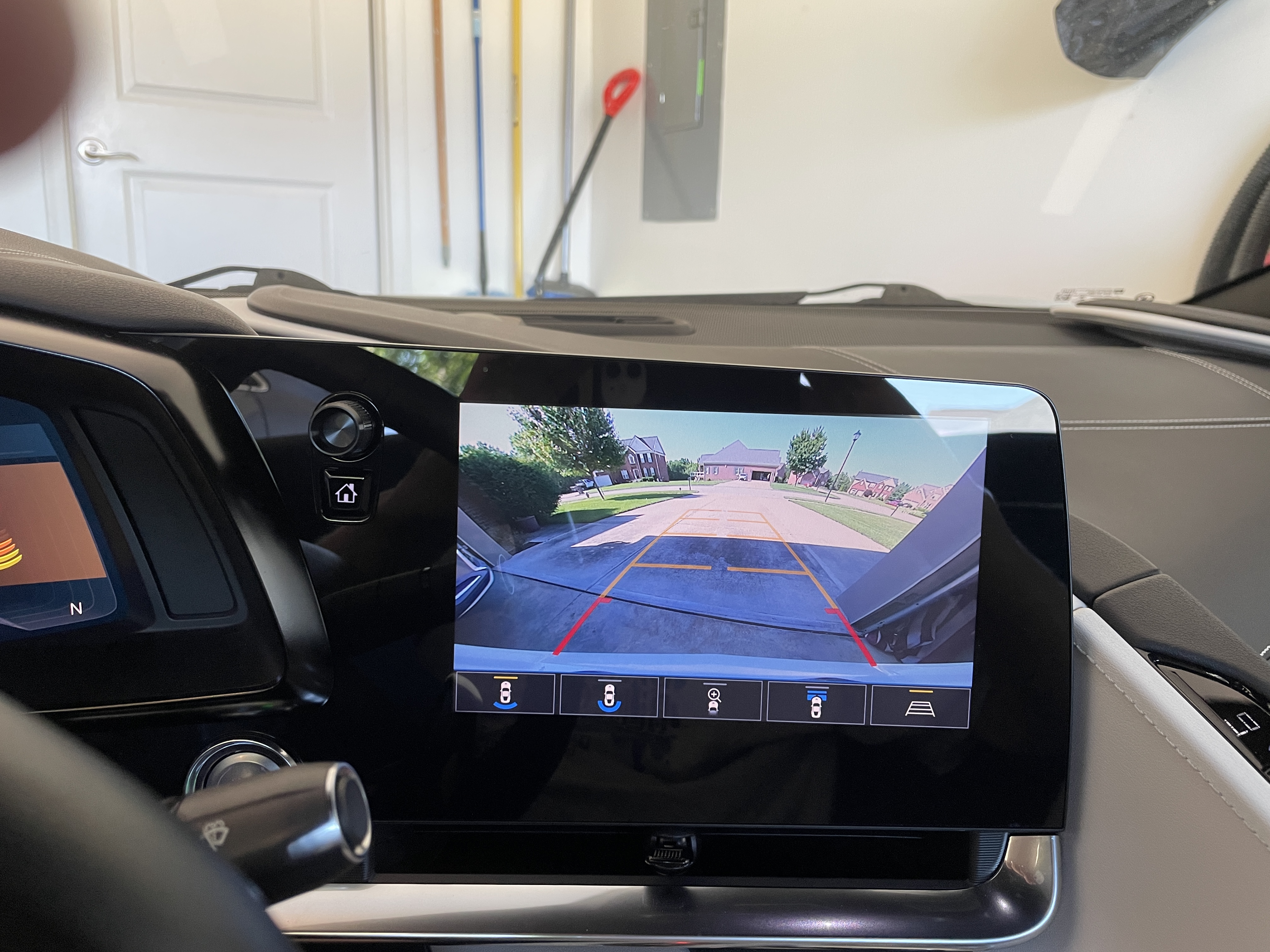 Used 2020 Chevrolet Corvette Stingray Preferred Cpe w/ 2LT Preferred Equipment Group RWD image 12