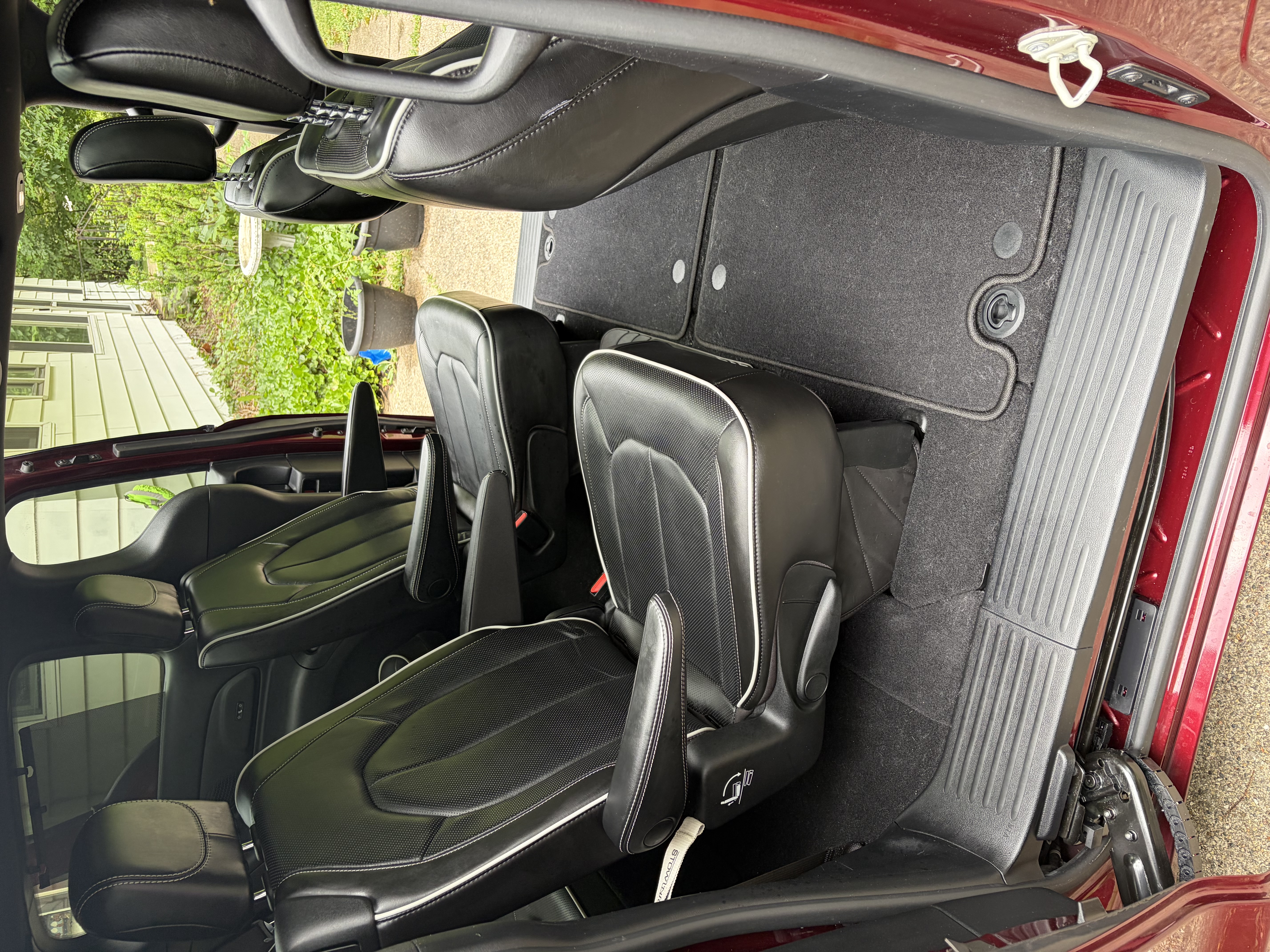 Used 2020 Chrysler Pacifica Limited w/ S Appearance Package FWD image 18