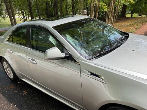 Used 2011 Cadillac CTS AWD Sedan image 4