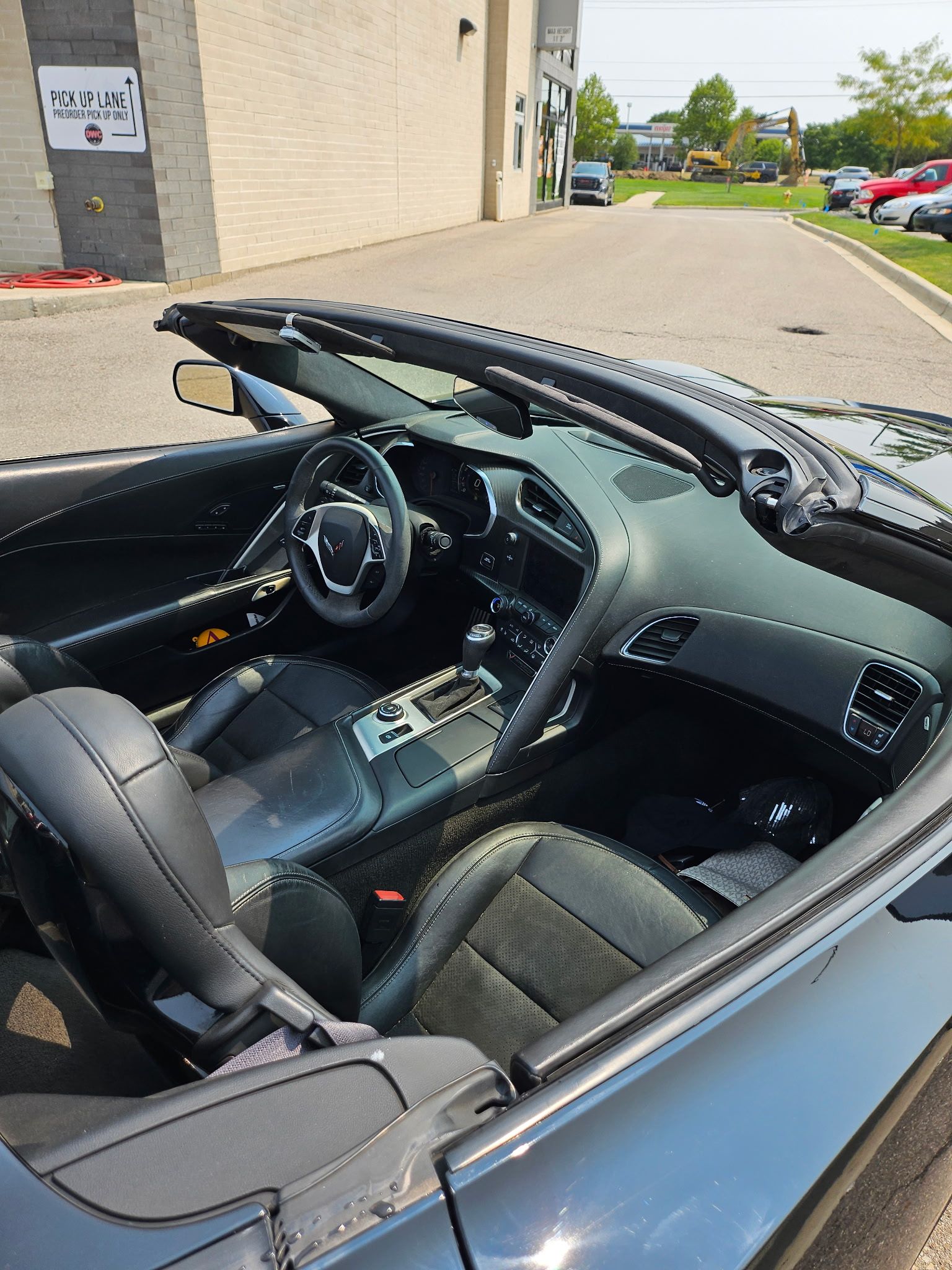 Used 2015 Chevrolet Corvette Stingray Convertible w/ 3LT Preferred Equipment Group RWD image 4