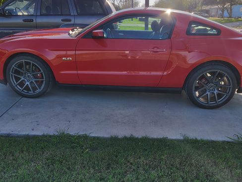 Used 2012 Ford Mustang GT Premium image 12