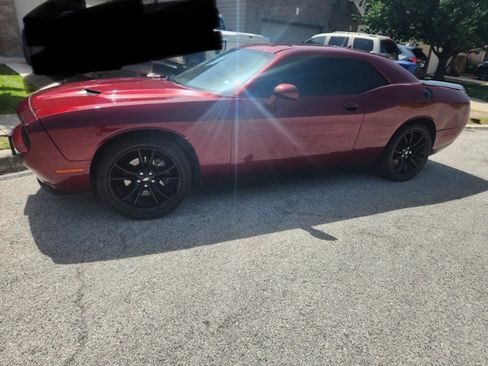 Used 2018 Dodge Challenger SXT Plus RWD image 7