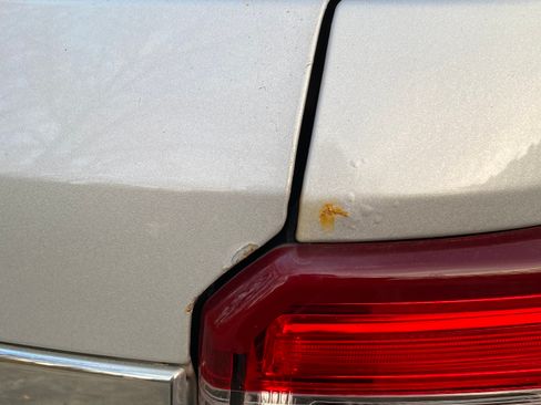 Used 2016 Ford Explorer XLT image 25