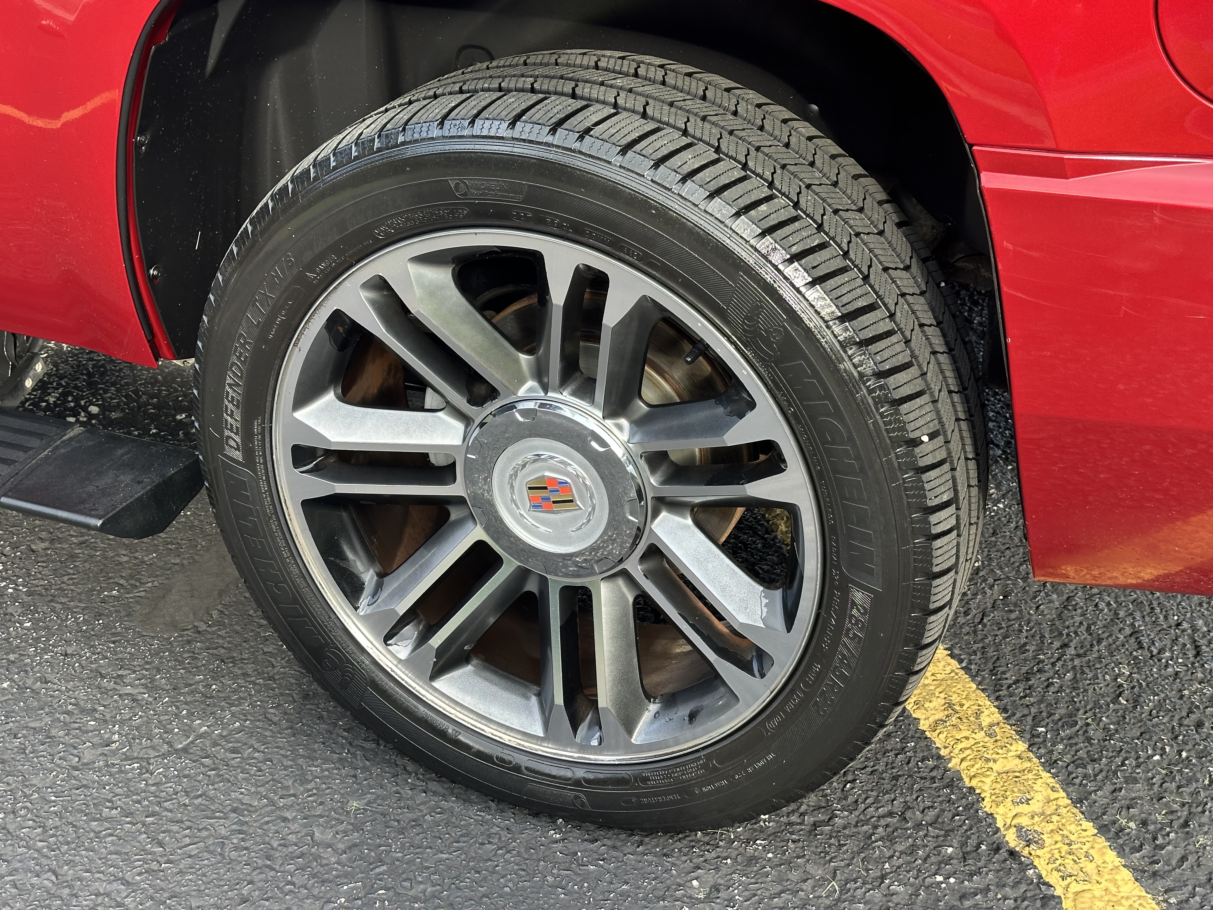Used 2013 Cadillac Escalade Premium AWD/4WD image 26