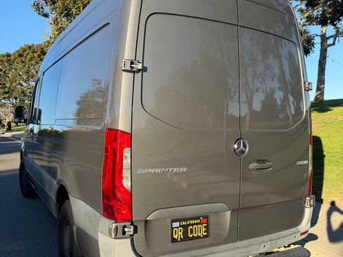 Used 2020 Mercedes-Benz Sprinter 2500 image 16