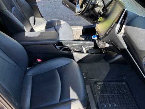 Used 2019 Toyota Prius Prime Advanced image 11