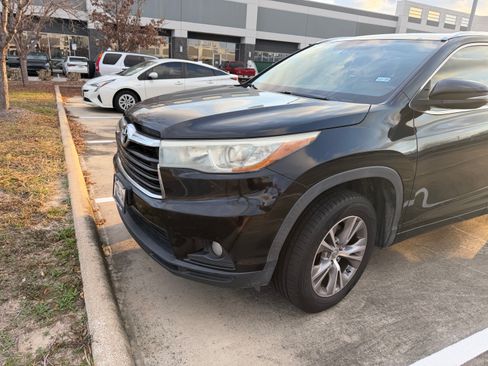 Used 2015 Toyota Highlander XLE image 10