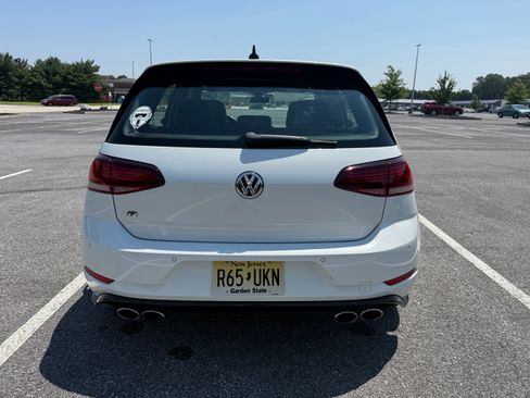 Used 2019 Volkswagen Golf R 4-Door AWD/4WD image 10