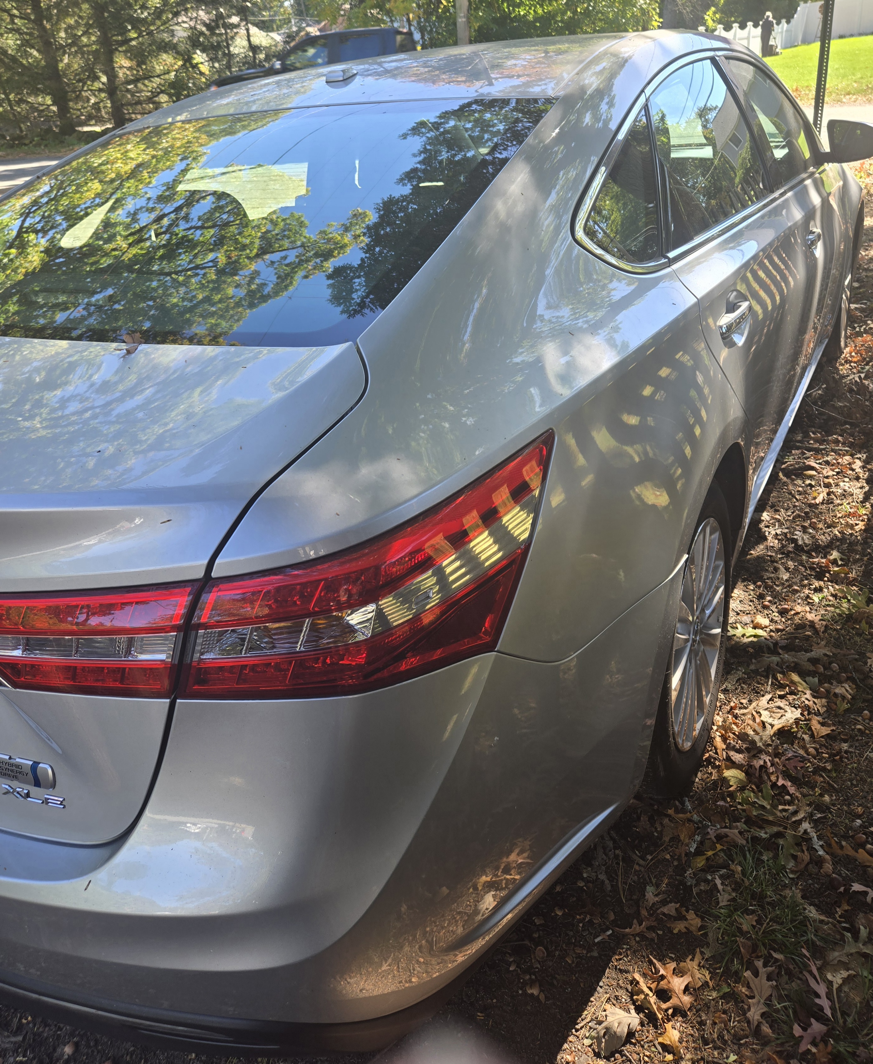 Used 2013 Toyota Avalon XLE Touring FWD image 5
