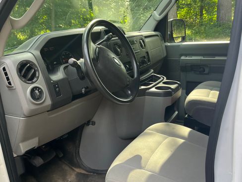 Used 2013 Ford E-250 and Econoline 250 w/ PWR Group RWD image 17