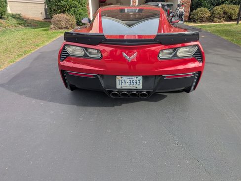 Used 2015 Chevrolet Corvette Z06 w/ 2LZ Preferred Equipment Group image 8