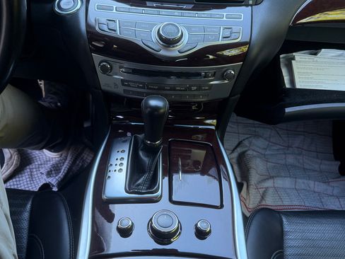 Used 2011 INFINITI M37 w/ Sport Pkg RWD image 17