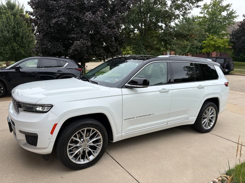 Used 2022 Jeep Grand Cherokee L Summit w/ Advanced Protech Group IV AWD/4WD image 1