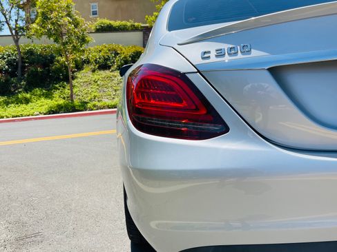 Used 2019 Mercedes-Benz C 300 Sedan image 6