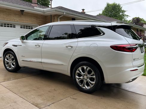 Used 2020 Buick Enclave Avenir w/ Avenir Technology Package AWD/4WD image 6