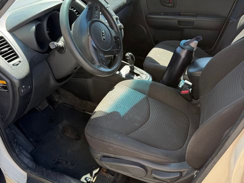 Used 2012 Kia Soul FWD image 9