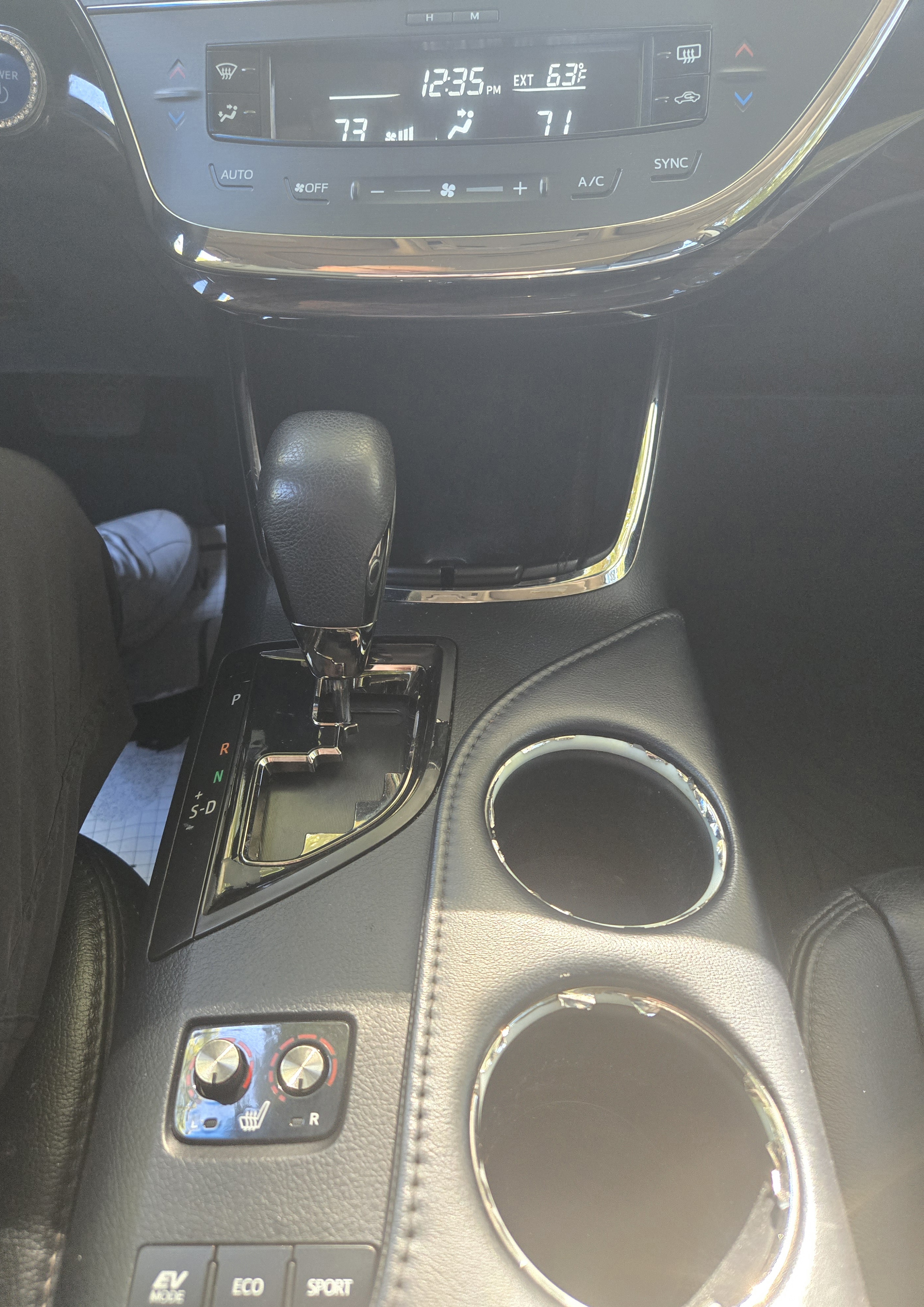 Used 2013 Toyota Avalon XLE Touring FWD image 16