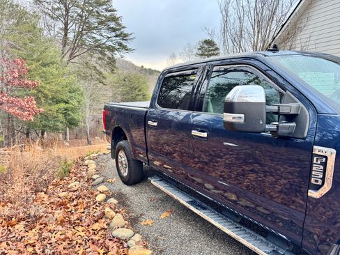 Used 2019 Ford F250 XLT w/ XLT Premium Package image 2