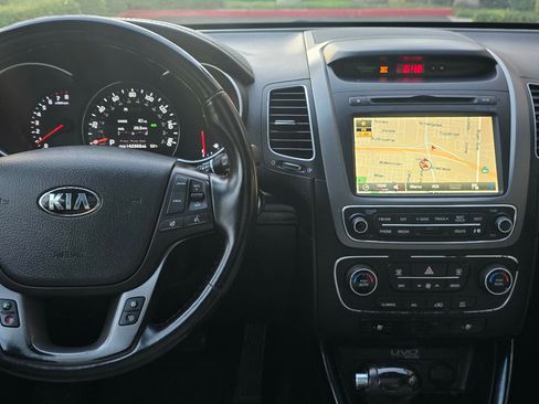 Used 2015 Kia Sorento SX image 16