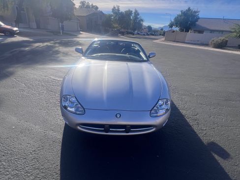 Used 2001 Jaguar XK8 Convertible image 1
