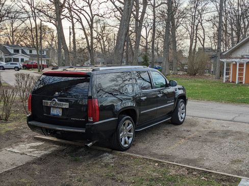 Used 2008 Cadillac Escalade ESV AWD image 9