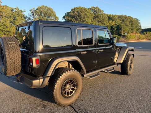 Used 2022 Jeep Wrangler Unlimited Sport AWD/4WD image 4