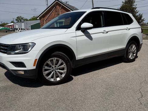 Used 2018 Volkswagen Tiguan SE AWD/4WD image 2
