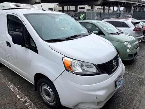 Used 2021 Nissan NV200 S image 6