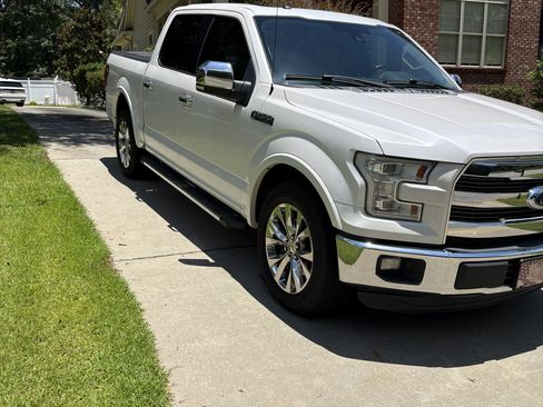 Used 2016 Ford F150 Lariat w/ Equipment Group 502A Luxury RWD image 5