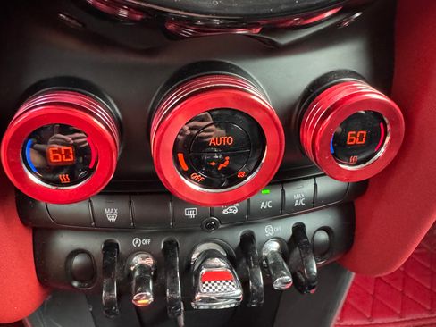 Used 2016 MINI Cooper 4-Door Hardtop FWD image 16