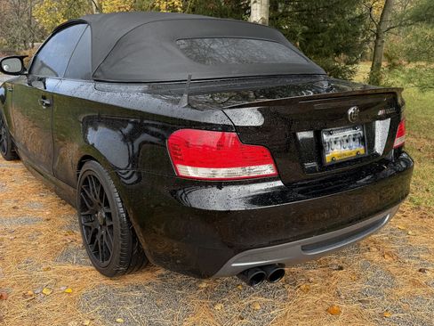 Used 2011 BMW 135i Convertible image 11