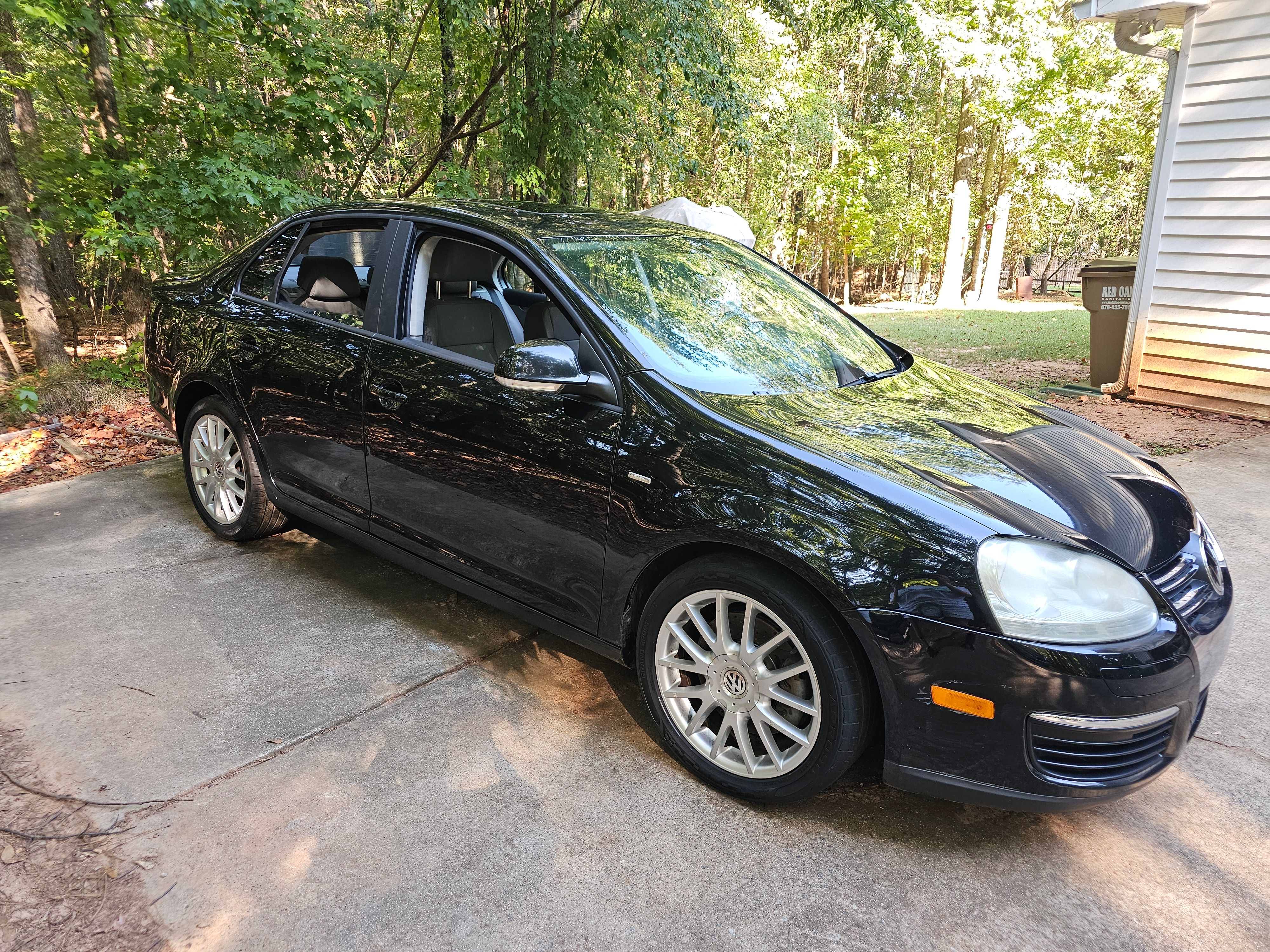 Used 2008 Volkswagen Jetta Wolfsburg Edition FWD image 4