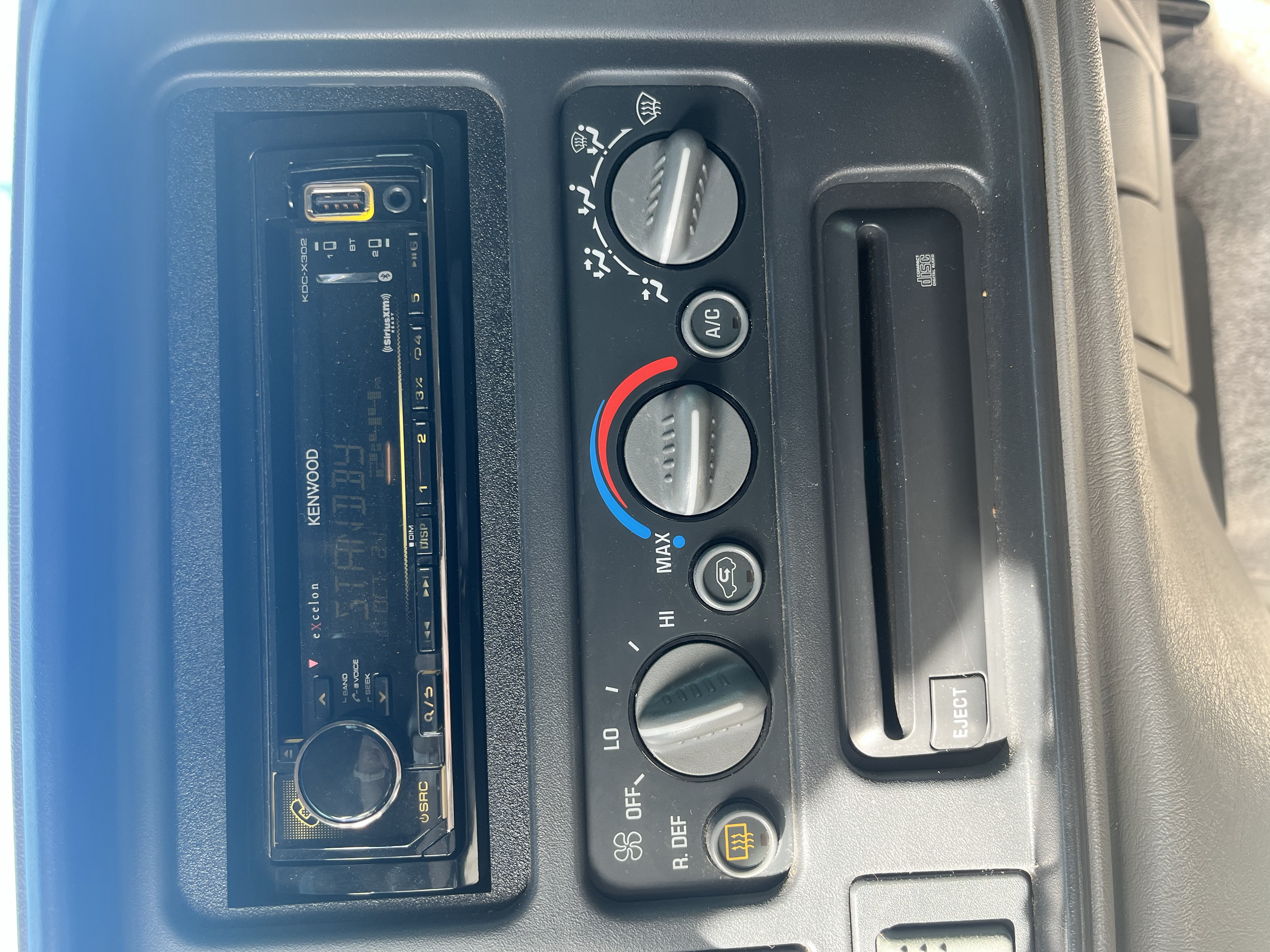 Used 1996 GMC Yukon 4WD 4-Door image 12